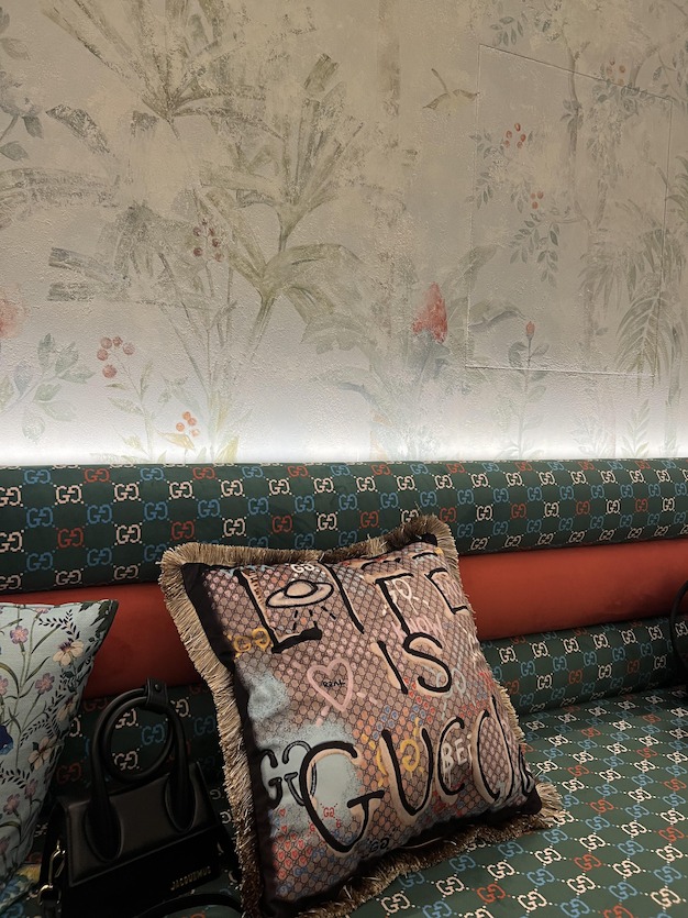 Ресторан «Efac Iccug» / «Гуччи кафе», Москва: цены, меню, адрес, фото ...